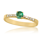 Золотое кольцо с изумрудом «Андромеда»