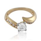 Золотое кольцо с фианитом на помолвку «Snowy Queen»