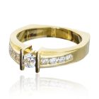 Оригинальное помолвочное кольцо с бриллиантами «Услада»