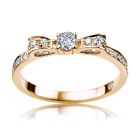Помолвочное кольцо бантик с бриллиантами «Подарок судьбы»