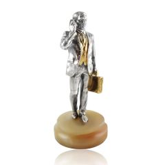 Серебряная статуэтка бизнесмена