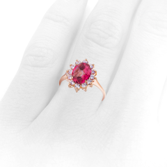 Женское кольцо с розовым топазом