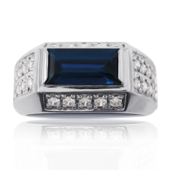 Золотой мужской перстень с сапфиром