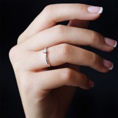 Кольцо золотое с бриллиантом 0.03 Ct «Vision»