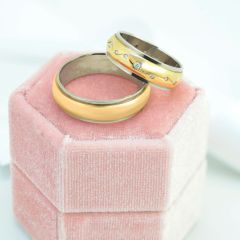 Обручальное гладкое кольцо из двух цветов золота «Provence»