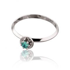 Женское кольцо с гидротермальным изумрудом «Алессандра»