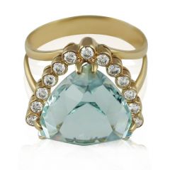 Золотое кольцо с крупным аквамарином «Мадам»