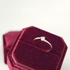 Бархатная бордовая восьмигранная коробочка для кольца, пирсинга или сережек «Velvet»