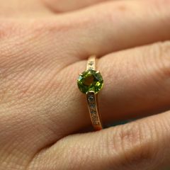 Золотое кольцо с хризолитом «Вечная любовь»