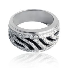 Золотое кольцо в россыпи бриллиантов «Starlight»