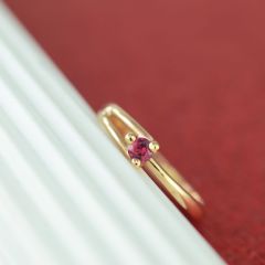 Заручальна каблучка з золота з рубіном «Кохання моє»