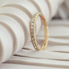 Золотое обручальное кольцо с бриллиантами «Королева сердца» 