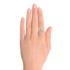 Кольцо с белыми и желтыми бриллиантами «Farfalla»
