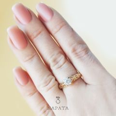 Ажурное золотое кольцо с Сваровски «Vintage»