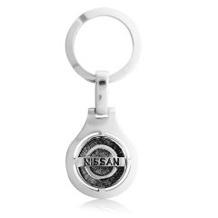 Срібний брелок «NISSAN» на ключі автомобіля