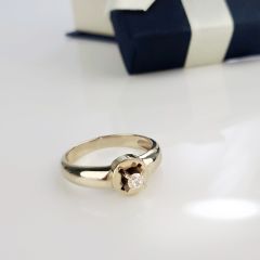 Кольцо на помолвку с фианитом «Storks»