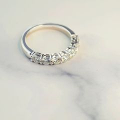 Кольцо с дорожкой крупных бриллиантов «Like a million»