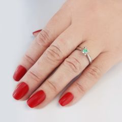 Золота каблучка з одним смарагдом 0.10 Ct «Elina»