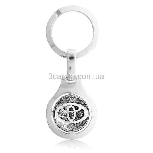 serebryanyj brelok dlya mashiny toyota