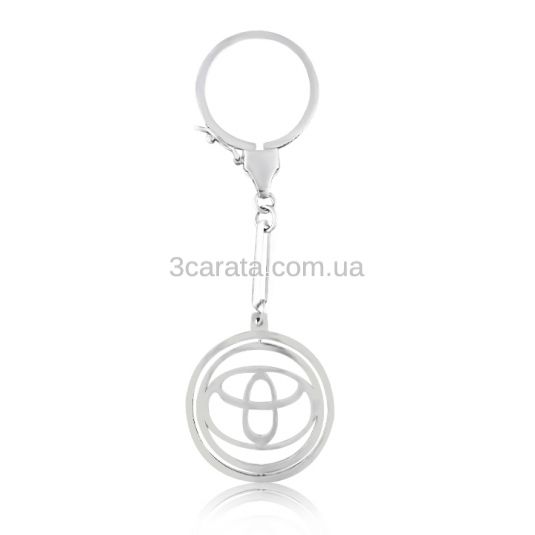 serebryanyj brelok na mashinu tojota